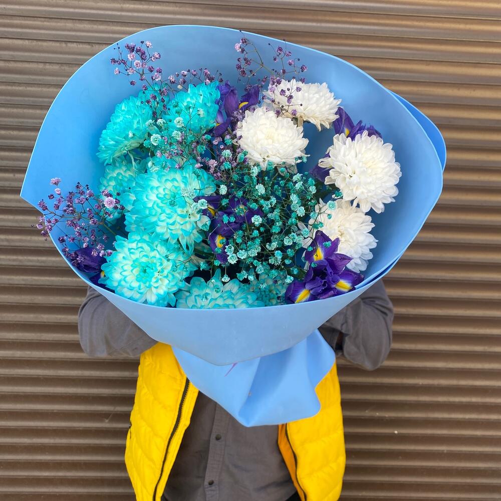https://content2.flowwow-images.com/data/flowers/1000x1000/00/1741680100_86945600.jpg